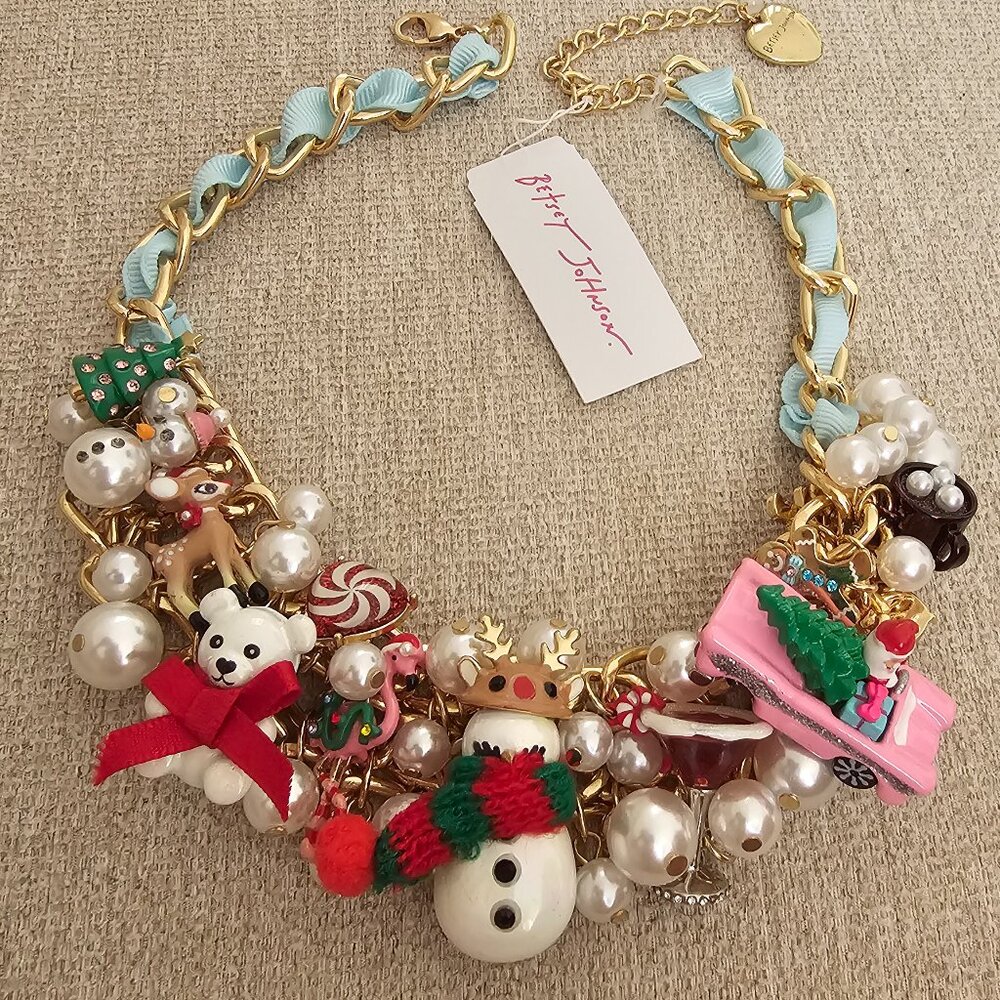 Betsey Johnson Christmas collection necklace
